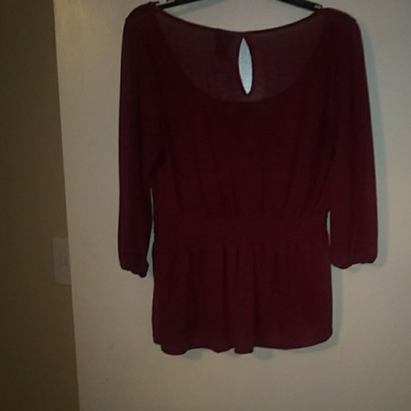 4/$25 Top - Picture 2 of 2